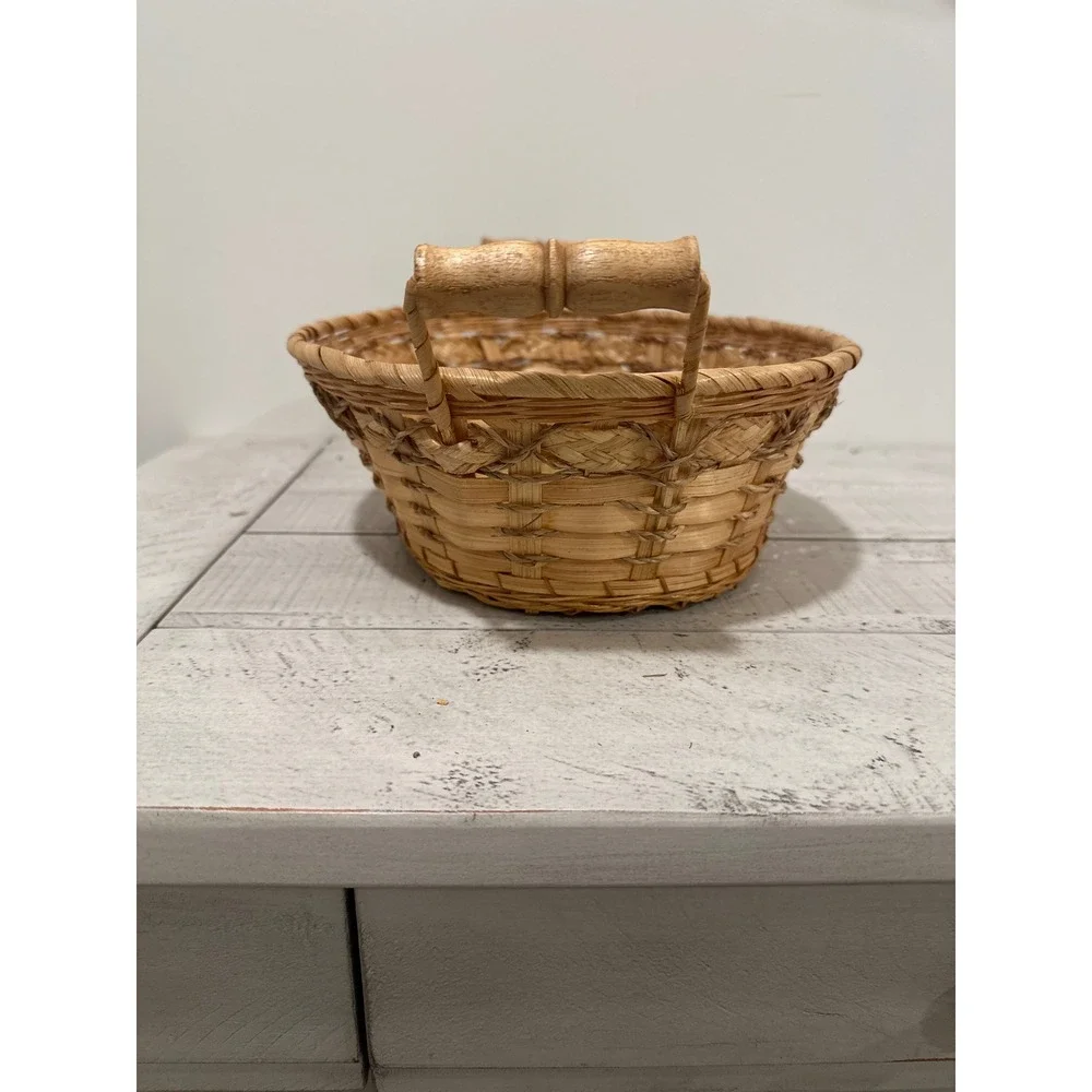 Vintage Oval Wicker Basket with Wood Handles Natural Woven Bread Fruit Tray